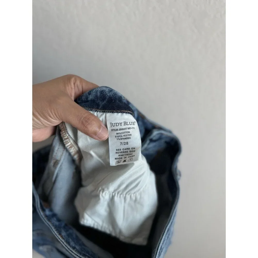 Judy Blue Jeans Women’s 7/28 Straight Fit Mid Rise Distressed Stretch‎ Denim